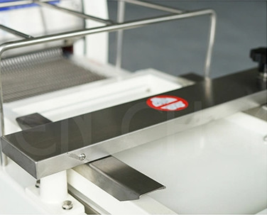 Moulder хлеба хлебца машины 50-600g 1-15mm Moulder теста 2000pcs/H с чистой завивая сеткой