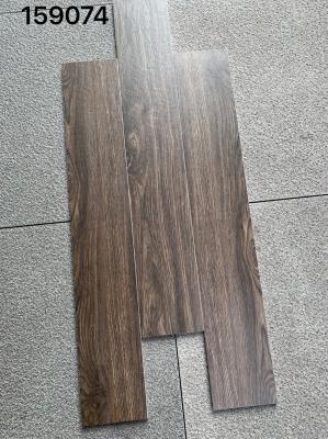 ISO9001 Wood Look Porcelain Tile Rectangular Anti Slip Decorative For Bedroom