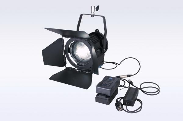 Portable Battery Powered 70W LED Fresnel Light With High CRI For Outdoor Film , LED Studio Lights