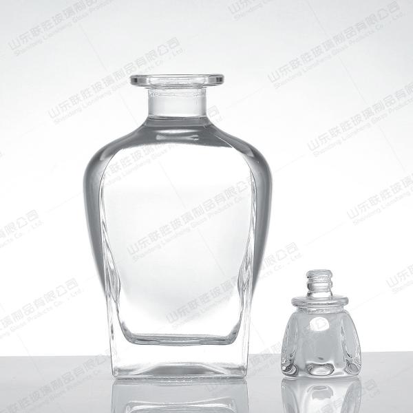 Customized 700ml Glass Wine Bottle The Perfect Addition to Your Wine Collection
