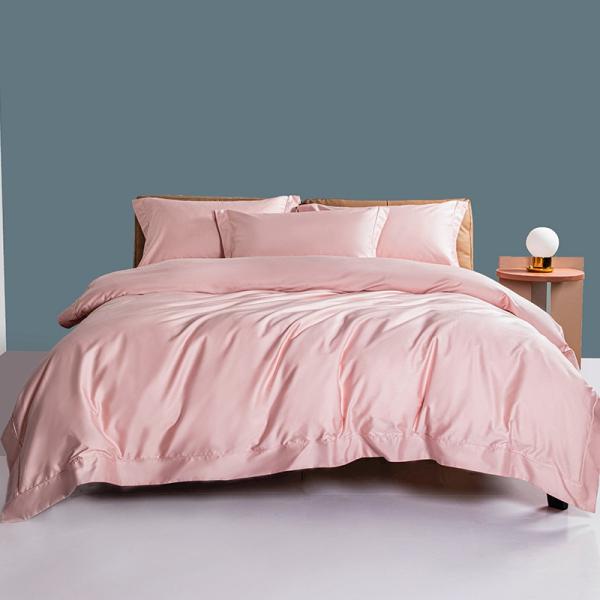 Un lit de lit de luxe en satin de style européen avec un design Jacquard exquis.