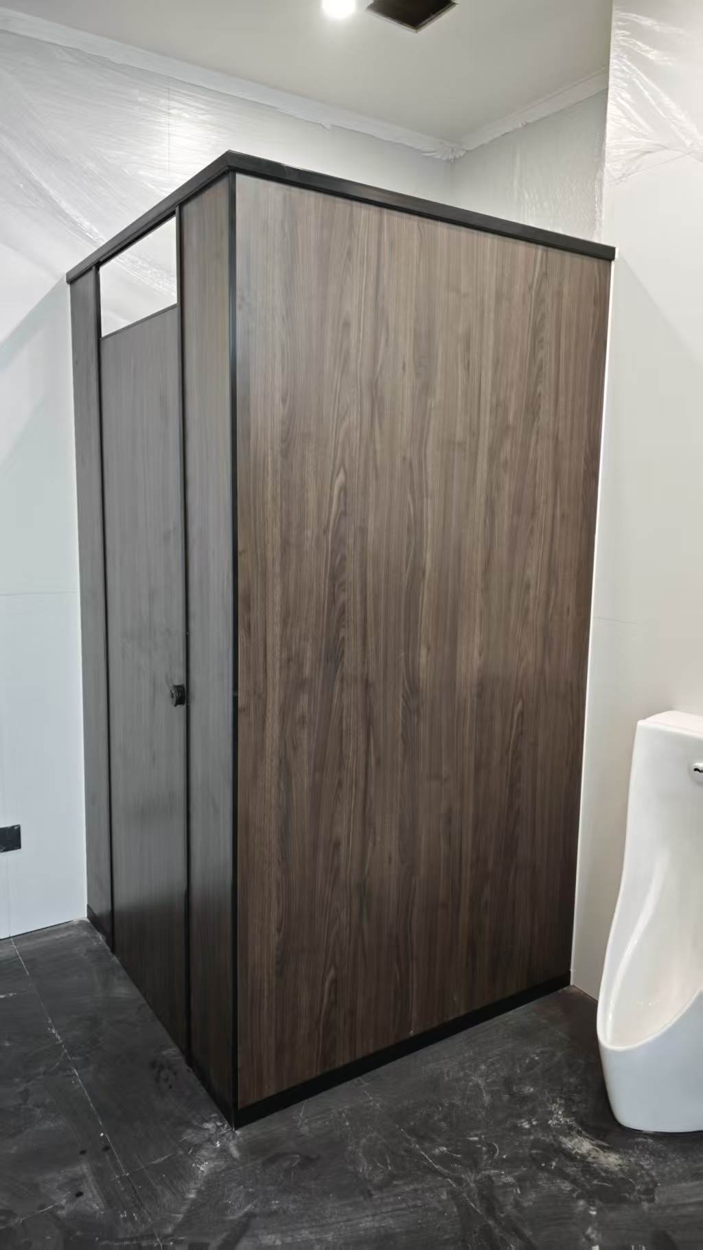 Compact HPL Public Toilet Partition, Phenolic Resin Restroom Stall Dividers for Commercial Buildings