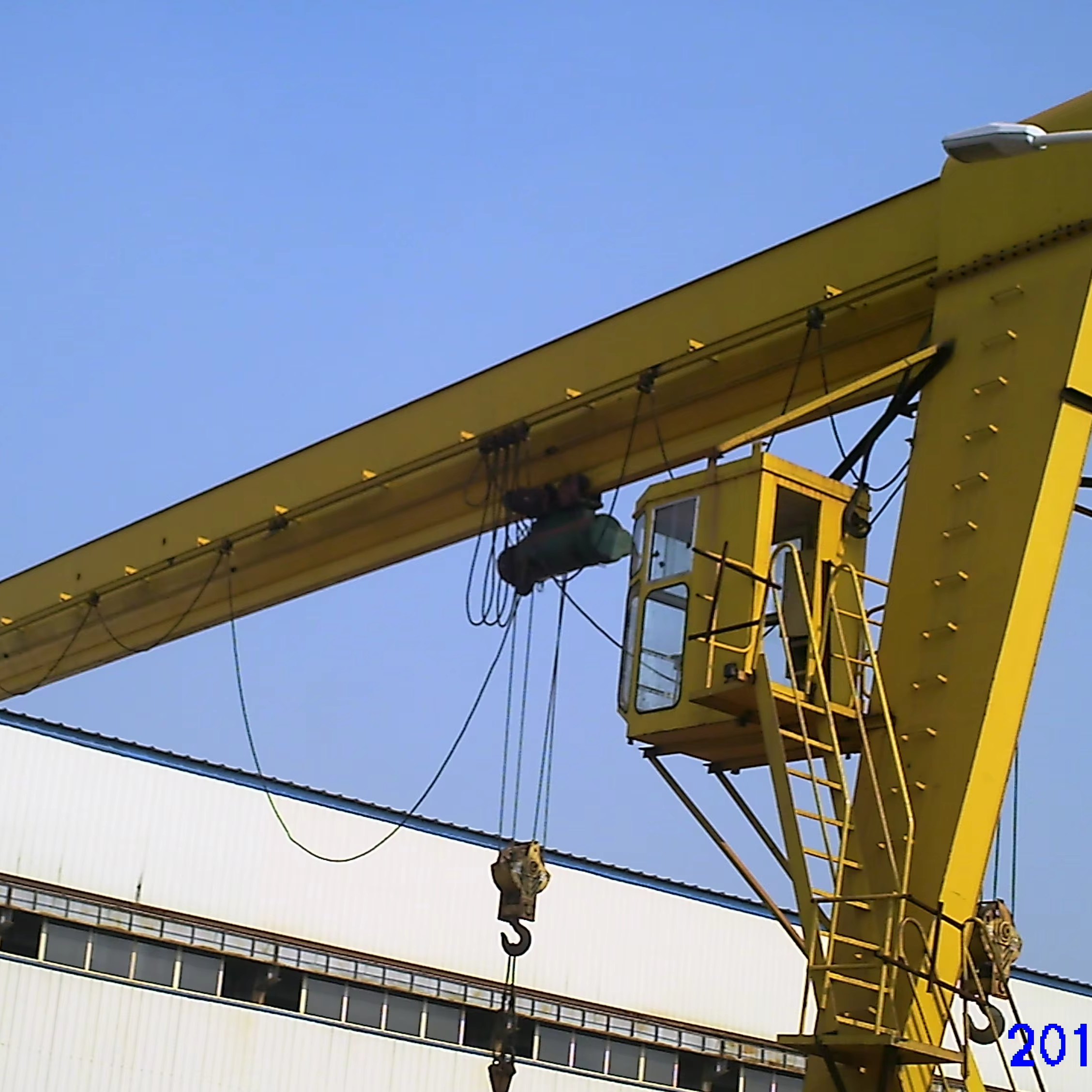 Good Quality BMH Model Portable Single Beam Travelling Semi Gantry Crane with Hoist
