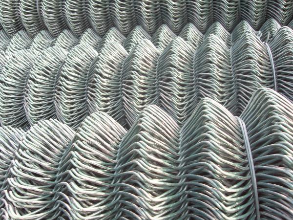 Galvanized Steel and PVC Coated Galvanized Steel Chain Link Fence Netting
