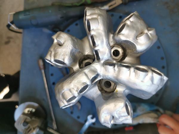 Outils de forage de roche PDC diamantés à 6 lames, corps en acier de 5,875 pouces, avec cutter principal de 13 mm