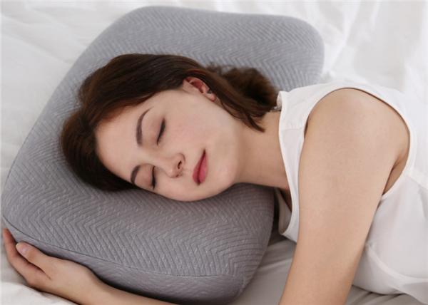 Orthopedic Memory Foam Cervical Pillow , Ergonomic Soft Neck Support Pillow