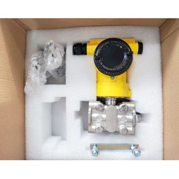 High Precision Differential Pressure Transmitter 4 20mA With HART Protocol