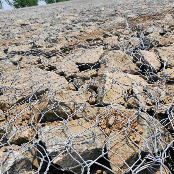 Heavy Duty Gabion Mesh For Water Conservancy Projects Anti Corrosion Mesh Retaining Wall