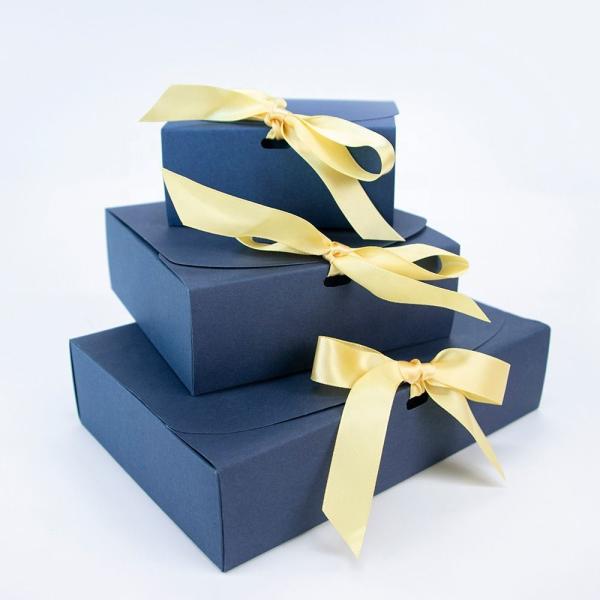 Cosmetic Cardboard Folding Gift Box Perfume Lipstick Paper Carton Box Magnetic Closure