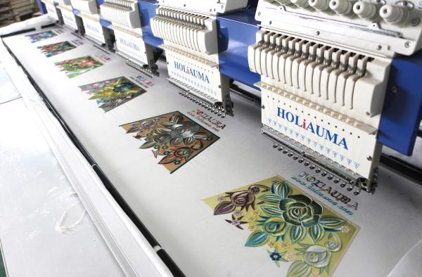 Cap/tshirt/flat/bead embroidery machine 15 color 6 head embroidery machine for sale cheap like tajima embroidery machine
