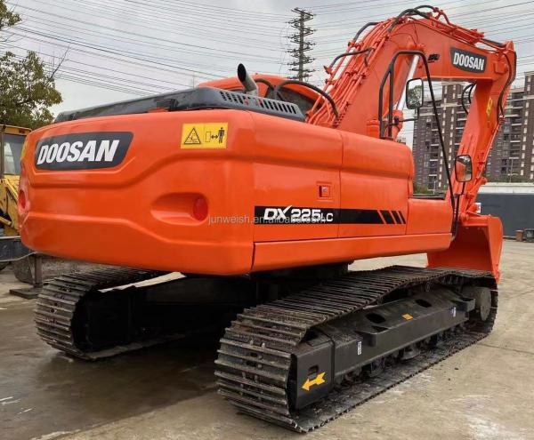 Mini Hydraulic Crawler Excavator Used Doosan 220LC-7/215/220-7 with 0.75m3 Bucket Capacity