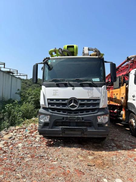 Poids total de 43870 kg 2020 Pompes à béton utilisées de 59 m sur châssis Benz pour la construction