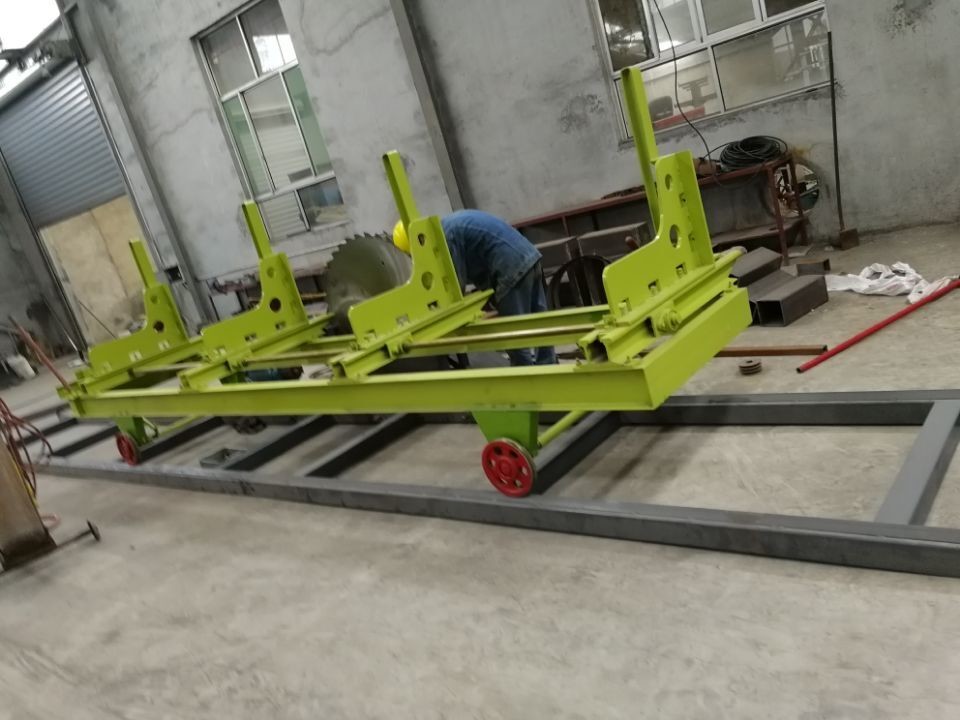 Лесопилки лезвия 7.5KW 400mm таблица двойной круговой сползая увидела использующее энергию машины дизельное
