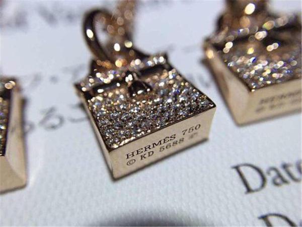  full diamonds of kelly bag necklace 18kt gold  with white gold or yellow gold