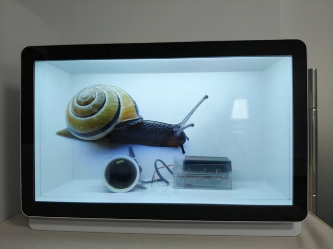 18.5 Inch Interactive Transparent Display Cabinet Creating Immersive Product Experiences