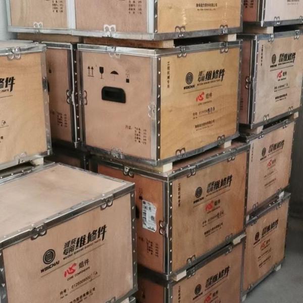 Standard Size Truck Engine Filter for Volvo Oil Filter 23658092 21380488 22480372 22988765