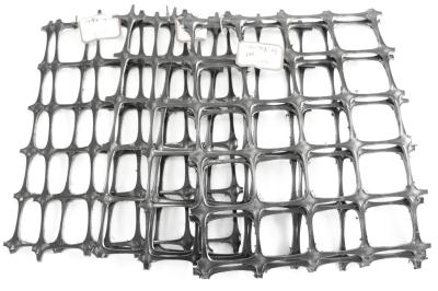 tissu biaxiale de Geogrid de fibre de verre du noir 1000sqm pour les piscines de extraction