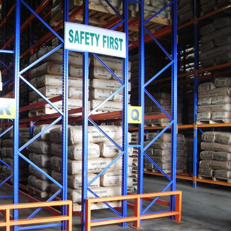 Robust Warehouse Racking System Designed For Space-saving Storage And Heavy-duty Performance