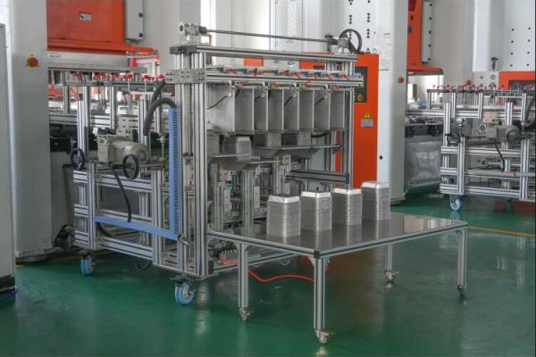 26KW 搭載 パワー PLC制御システム付き アルミホイルシートポップアウトマシン
