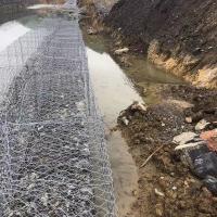 60x80mm 80x100mm 100x120mm 120x150mm Tailles de trous offrant une variété d'options pour les matelas en gabion