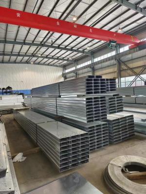 A seção de aço Q235B do chapéu do parafuso prisioneiro do calibre leve personalizou 2200mm