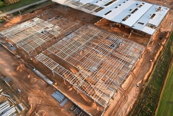 Customizable Dimensions Steel Frame Building with 50+ Years Lifespan and Wind Load Resistance