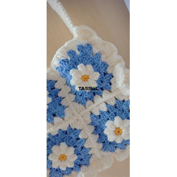 Связанная красотой ручной работы сумка маргаритки сумки подгоняла конструированный