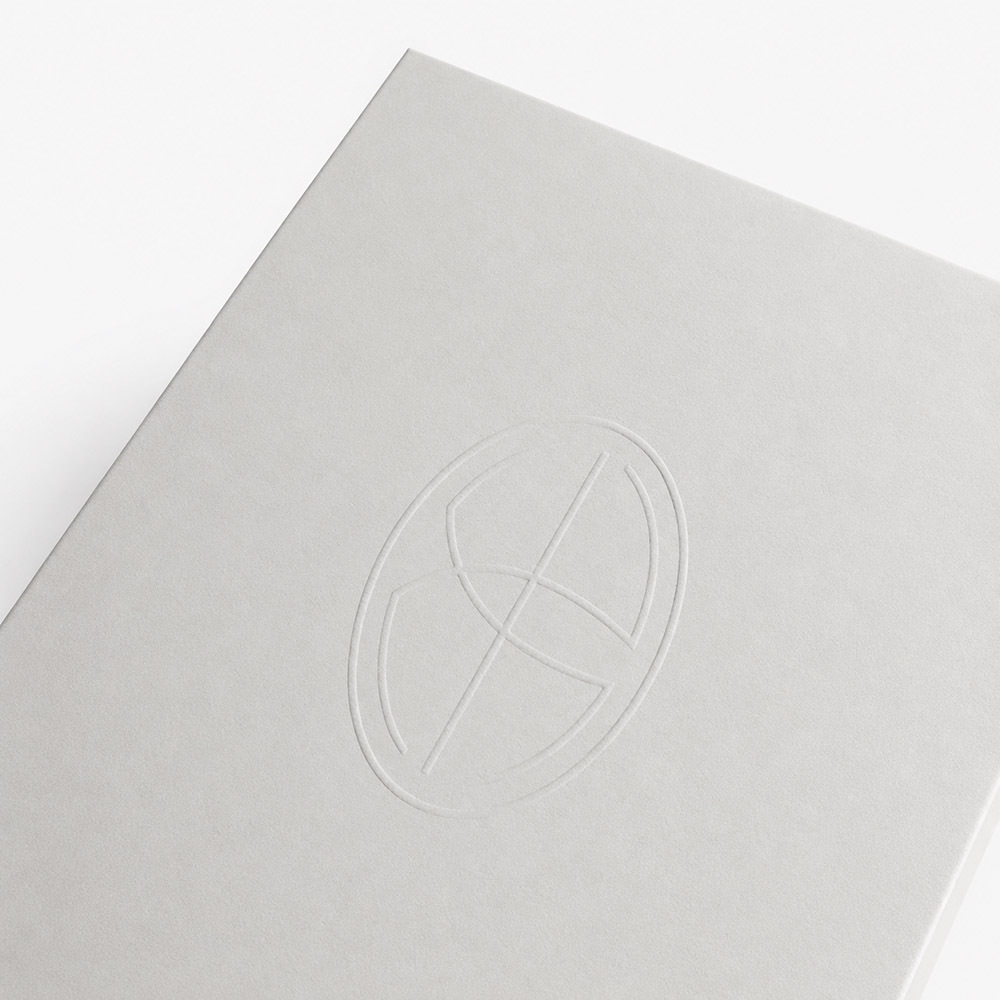 CMYK Printing Magnetic Flip Top Box With Flocking Paper Card Insert