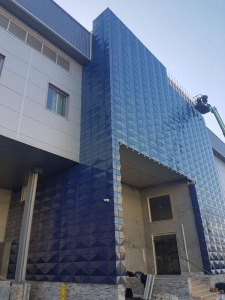 Hidden Frame 3D Shape Metal Panel Curtain Wall For Facade In Spectra Bule Color