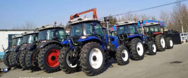 180HP 4WD Walking Diesel Big Power Agricultural Machine Large Lwan Garden Farm Tractor  front tyreransmission box