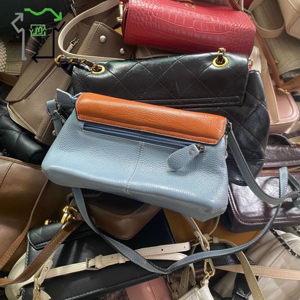 Small Size 2nd Hand Branded Bags Shoulder Sling Preloved Designer Bags Clean Style