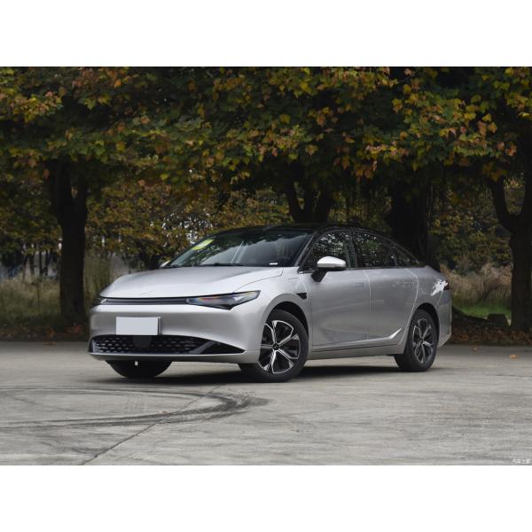 Top Speed of 170km 2023 Xpeng P5 500 Energy Vehicle with 4-Door 5-Seat Body Structure