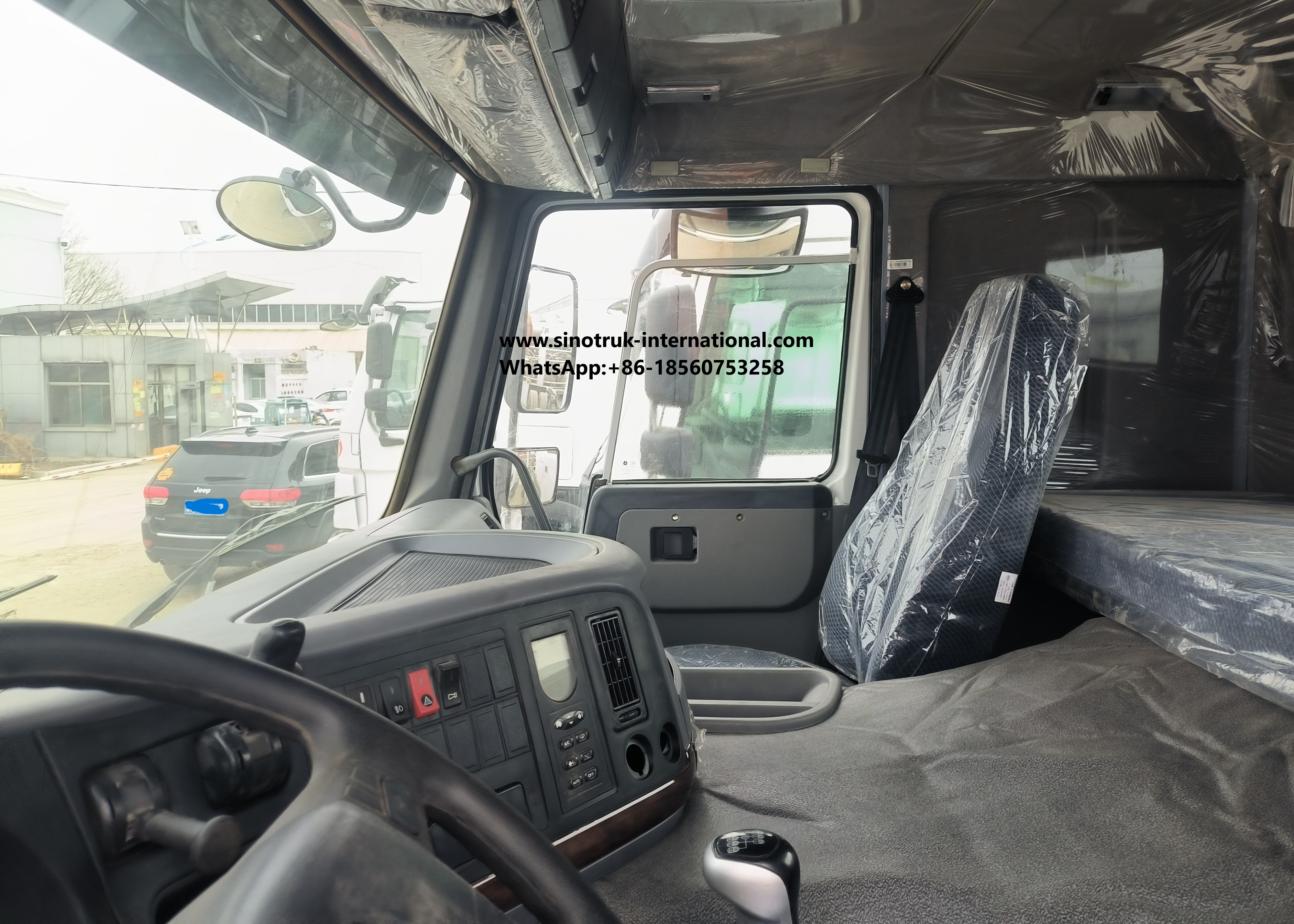 Sinotruk Howo Вторая рука Ремонтированные тракторы 6 × 4 Хорошее состояние