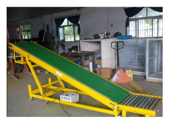 Flat Belt Shipping Roller Conveyor , Live Roller Conveyor For Climbing