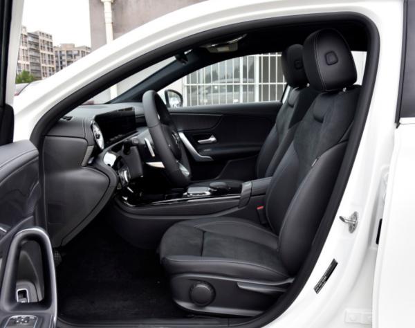 Voiture 4 portes 5 places Mercedes-Benz A modifiée A200 L Sport Sedan Fashion Version