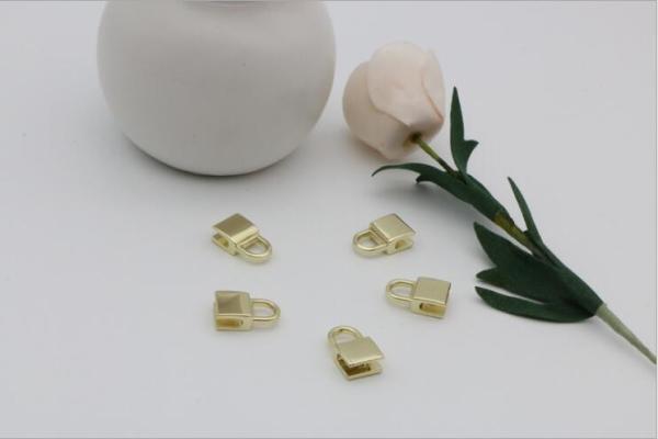 OEM design bag making accessories fashion light gold decorative metal lock parts