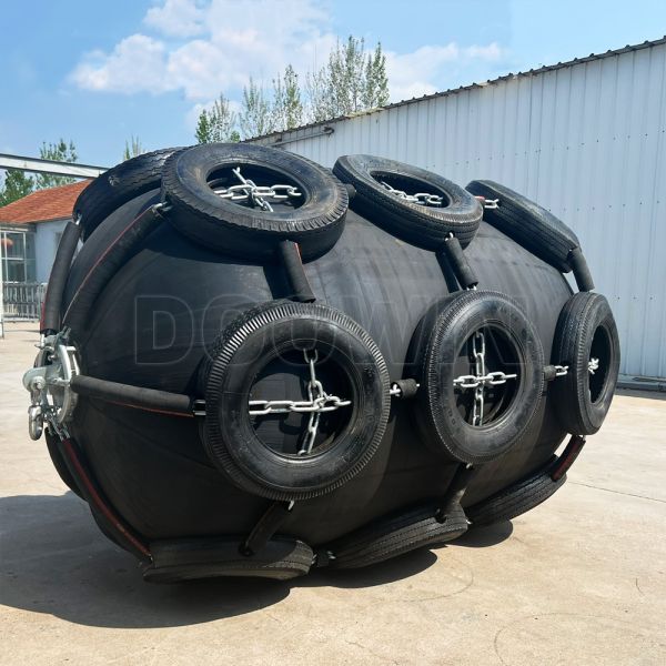 Défense pneumatique hydrostatique ISO17357 1m-9m, défense en caoutchouc Yokohama avec filet de chaîne