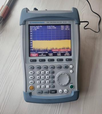 Analista de espectro portátil de 3 GHz utilizado por Rohde & Schwarz FSH3