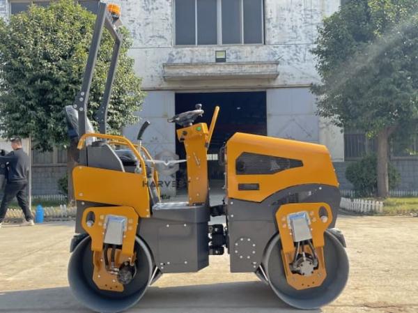 1.5 Ton Ride on Double Drum Roller ST1500 Hot Sale in Guyana