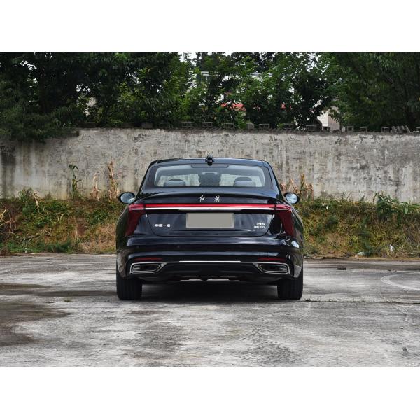 Stylish 2023 Red Flag h5 1.5T DCT 4-door 5-seater car with R17 Tires and LED Headlights