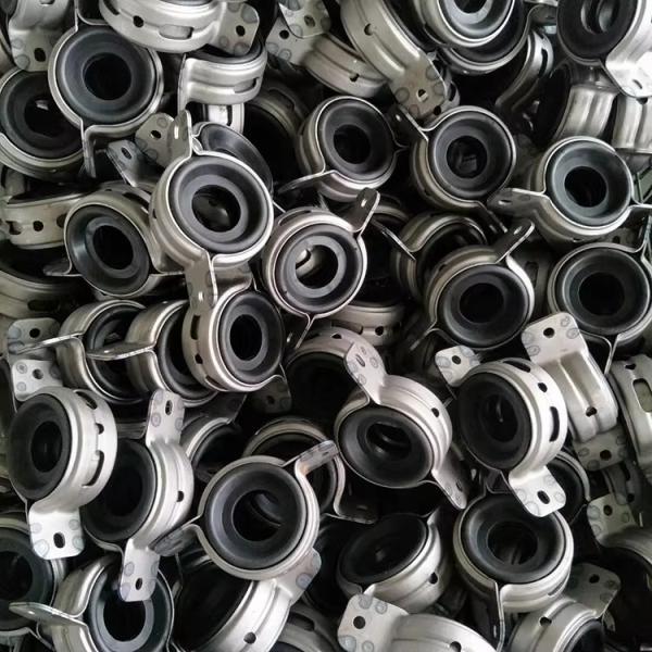 OEM 2034101981 Support du centre de l'arbre d'entraînement pour W203 Montage de l'arbre d'entraînement avant avec pièces de roue de roulement