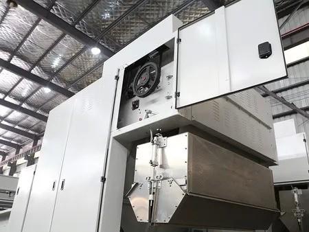 作業幅1400mm 高容量 ≤200kg/h のボールの開口機