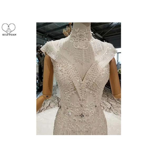 Off White Ladies Bridal Gown / Sleeveless Fishtail Wedding Gown Beaded Lace