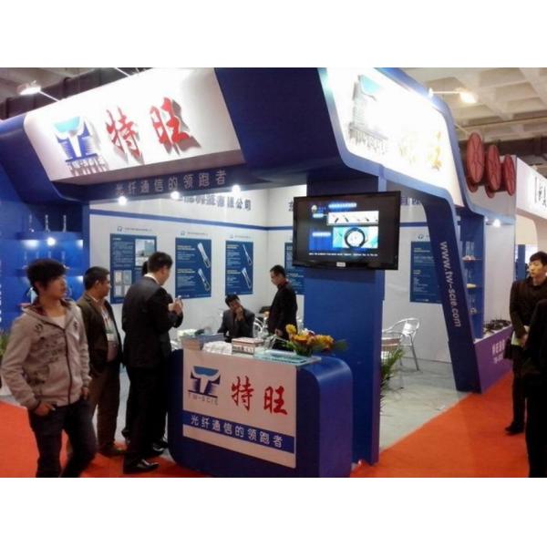 Cabo blindado PBT da fita de aço da manutenção programada G652D ou material fraco ROHS do tubo da geleia complacente