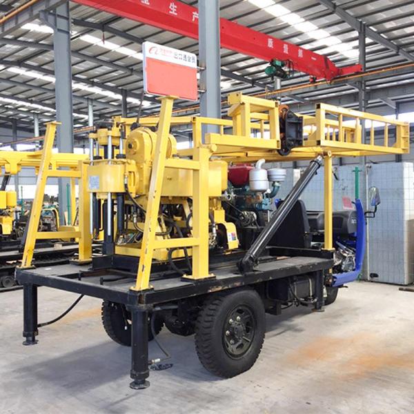 Forage de puits d'eau domestique à moteur diesel Hydraulique pour exploration géologique