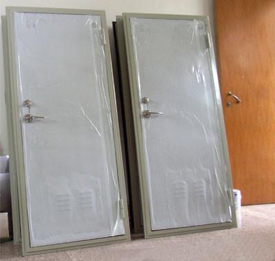 As portas marinhas personalizadas da espessura escolhem a cabine tornada ôca alumínio da folha
