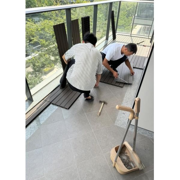 Heavy Duty Wood Plastic Composite Deck Tiles Block Transit Damage