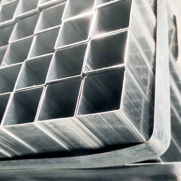 Оцинковывайте покрытую трубу стали толщины 40*40 50*50 1.5mm сварил гальванизированные трубки квадрата