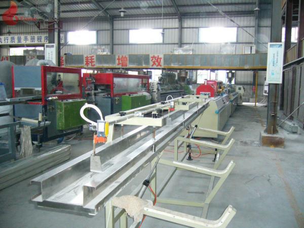 55KW 280kg / h PVC wood plastic composite decking Extrusion Machine