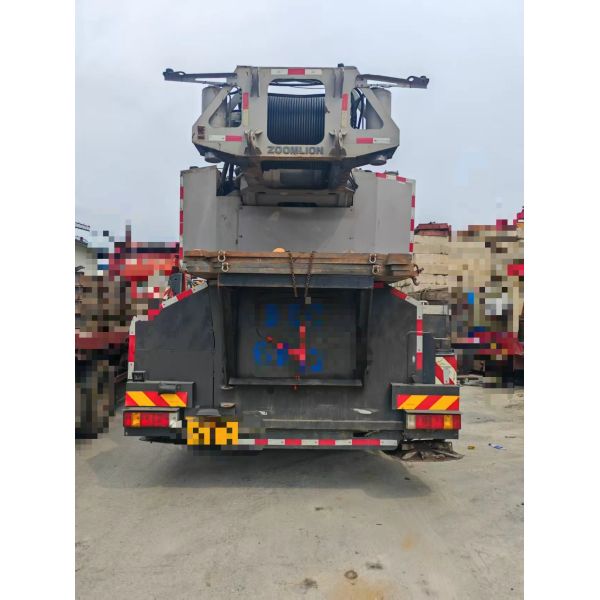 Cost-Effective Heavy Lifter: 2019 Zoomlion ZAT2000V 200T All Terrain Crane - Ready for Major Projects